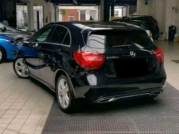 Mercedes-Benz A200d – Image 8