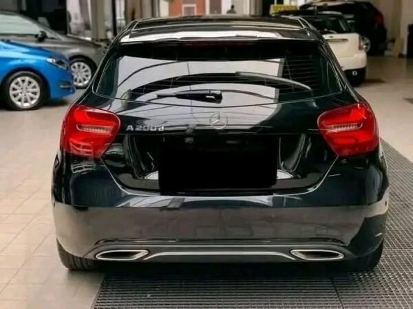 Mercedes-Benz A200d – Image 10