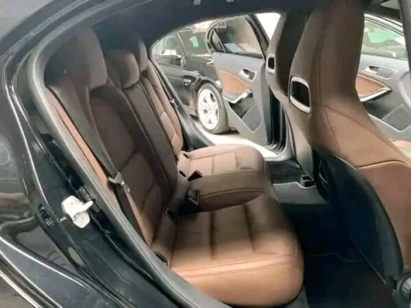 Mercedes-Benz A200d – Image 7