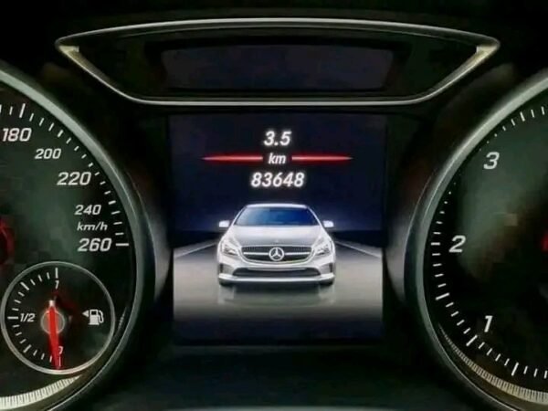 Mercedes-Benz A200d – Image 6