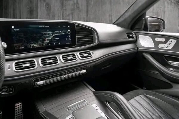 Mercedes-Benz GLE – Image 17