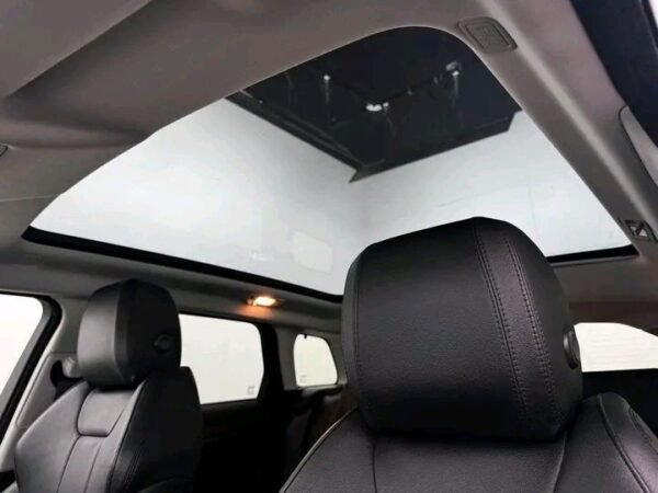 Land Rover Range Rover Evoque – Image 13