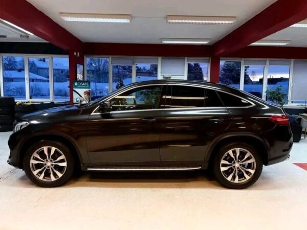 Mercedes-Benz GLE – Image 21
