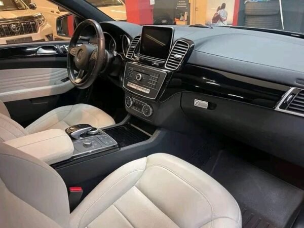Mercedes-Benz GLE – Image 14