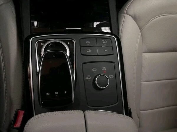 Mercedes-Benz GLE – Image 23