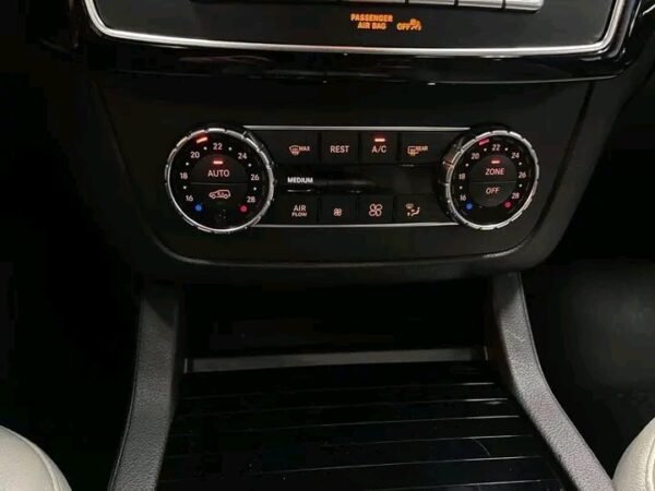 Mercedes-Benz GLE – Image 42