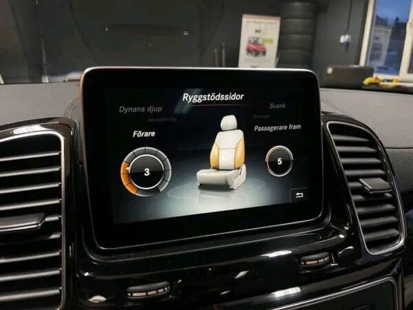 Mercedes-Benz GLE – Image 31