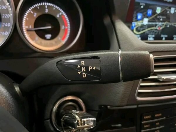 Mercedes E-Class Coupé – Image 20