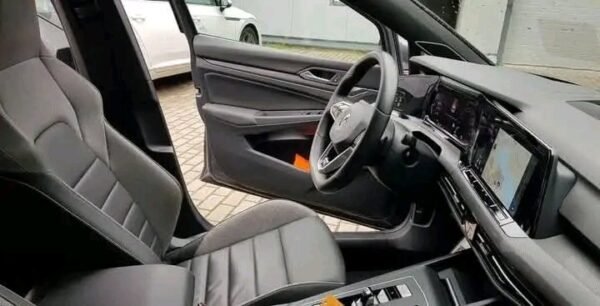 Volkswagen Golf VIII 2.0 – Image 12