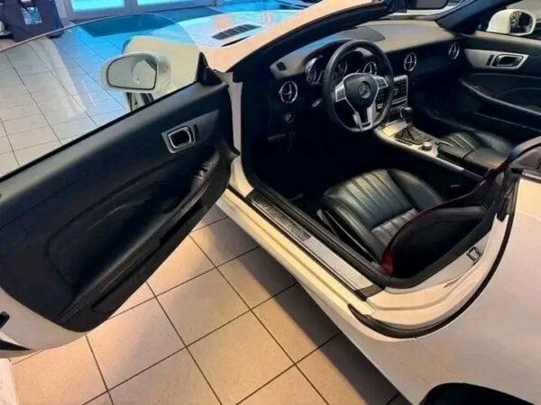 Mercedes-Benz SLK 350 V6 AMG – Image 8