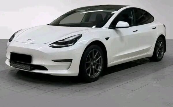 Tesla model 3 – Image 3