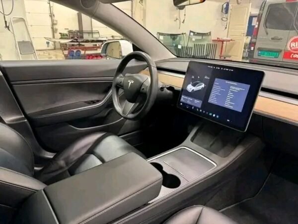 Tesla model 3 – Image 5
