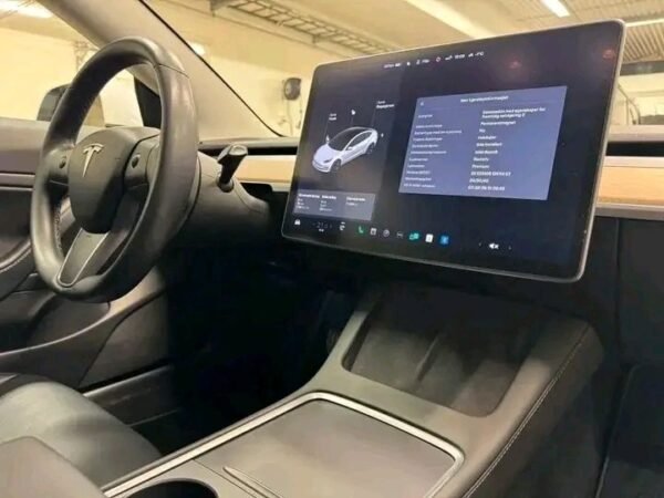 Tesla model 3 – Image 11