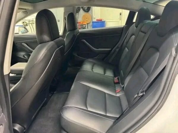 Tesla model 3 – Image 14