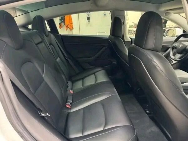 Tesla model 3 – Image 13