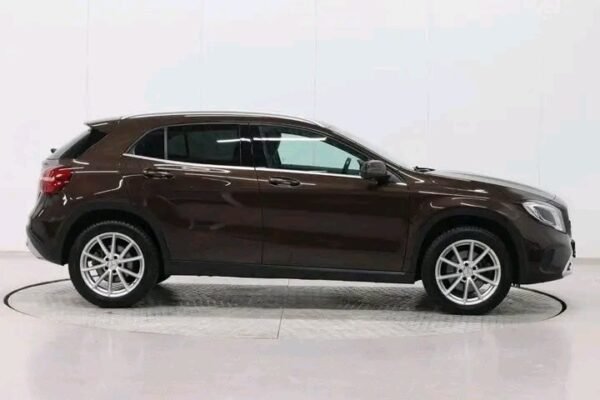 Mercedes-Benz GLA 220 4MATIC automatic – Image 5