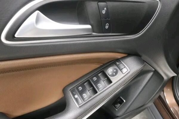 Mercedes-Benz GLA 220 4MATIC automatic – Image 7