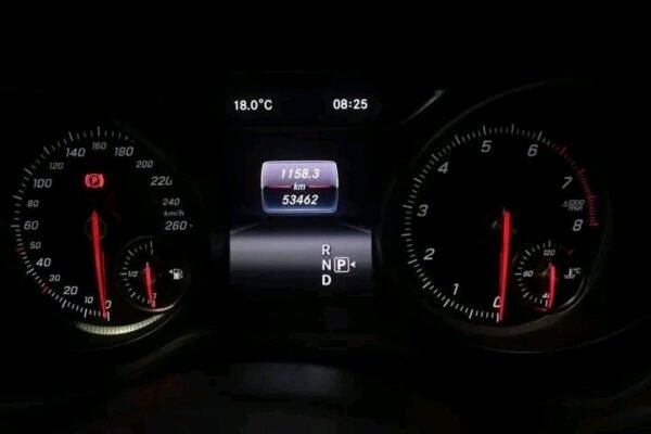 Mercedes-Benz GLA 220 4MATIC automatic – Image 9