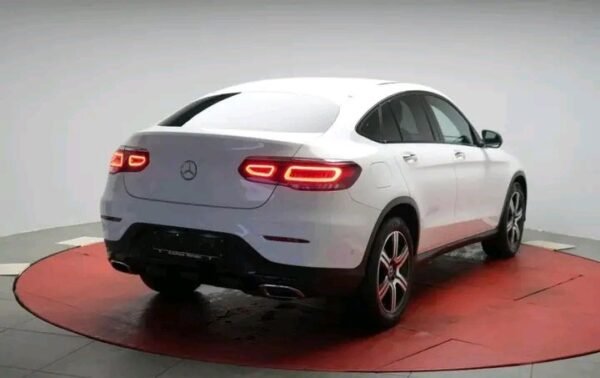 Mercedes-Benz GLC 220 d 4Matic – Image 19