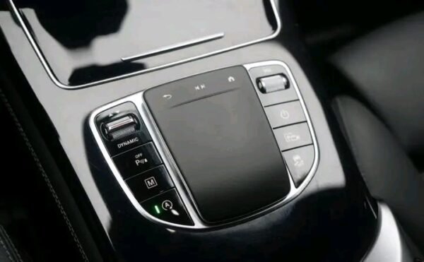 Mercedes-Benz GLC 220 d 4Matic – Image 13