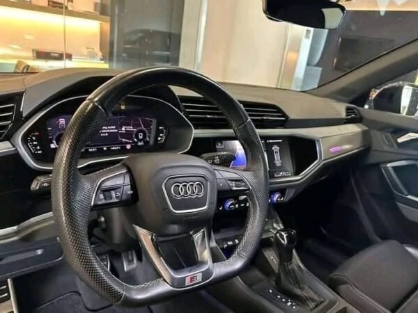 Audi Q3 35 TFSI S-line Sportback – Image 11