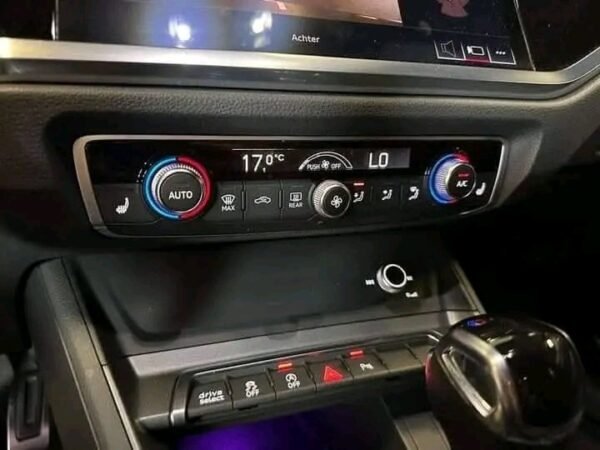 Audi Q3 35 TFSI S-line Sportback – Image 10