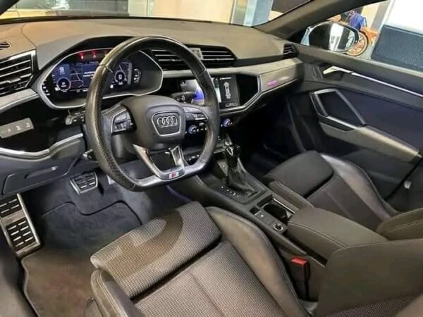 Audi Q3 35 TFSI S-line Sportback – Image 18