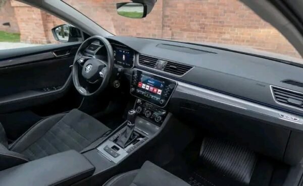 Skoda Superb – Image 10