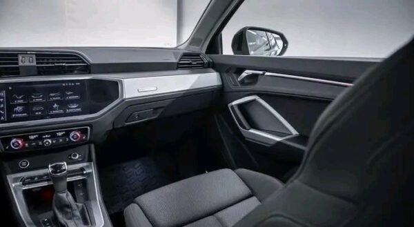 Audi Q3 – Image 14