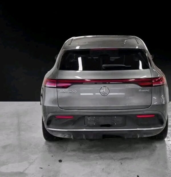 Mercedes-Benz EQC 400 4MATIC AMG – Image 18