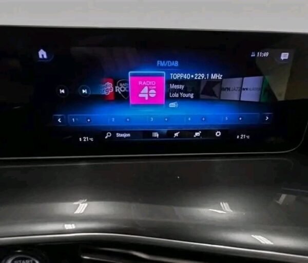 Mercedes-Benz EQC 400 4MATIC AMG – Image 13