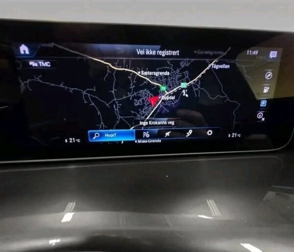 Mercedes-Benz EQC 400 4MATIC AMG – Image 8