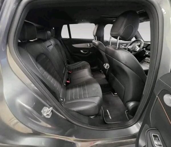 Mercedes-Benz EQC 400 4MATIC AMG – Image 12