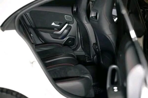 Mercedes-Benz CLA 180 AMG – Image 7