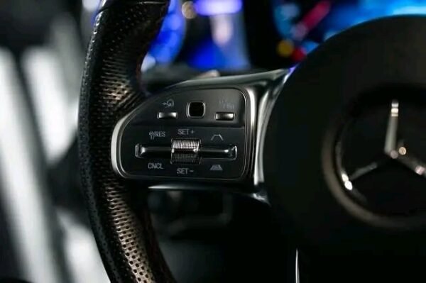 Mercedes-Benz CLA 180 AMG – Image 5