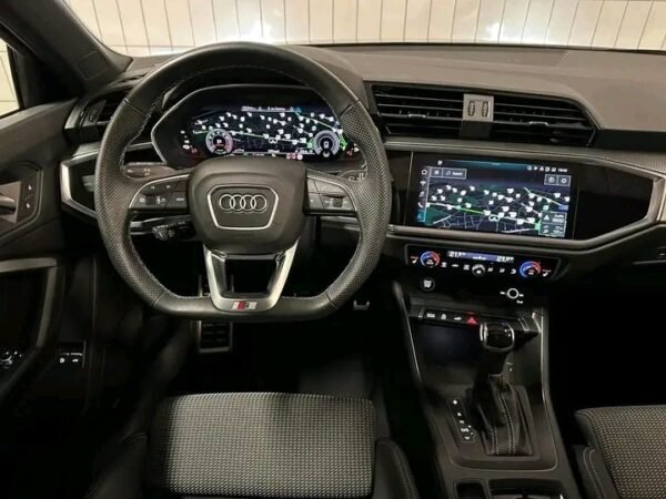 Audi Q3 - Image 12