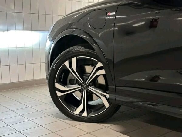 Audi Q3 - Image 4