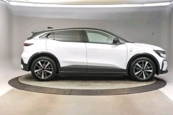 Renault Mégane E-TECH – Image 21