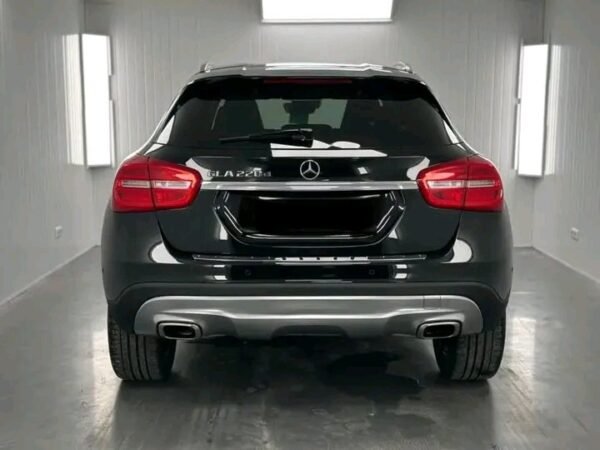 Mercedes-Benz GLA 220d Bi-Xenon – Image 31