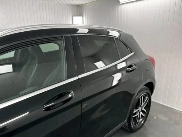 Mercedes-Benz GLA 220d Bi-Xenon – Image 28