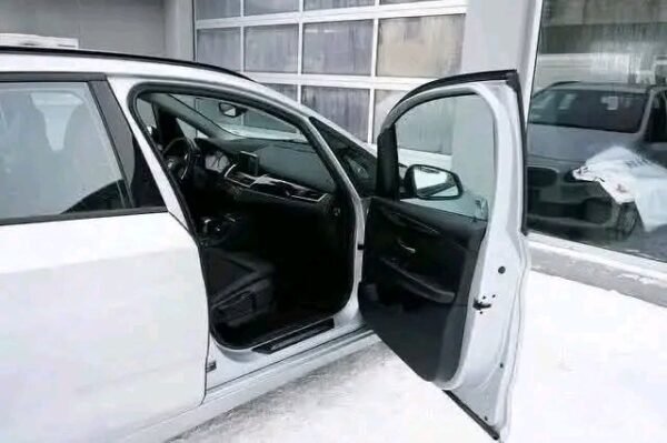 BMW 2 – Image 4