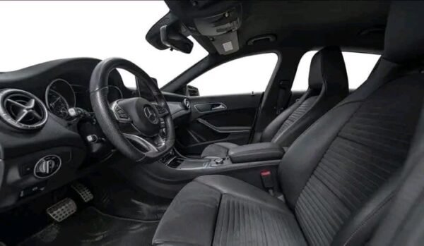 Mercedes-Benz CLA 200 – Image 13