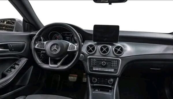 Mercedes-Benz CLA 200 – Image 20