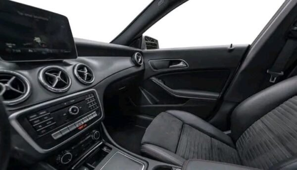 Mercedes-Benz CLA 200 – Image 16