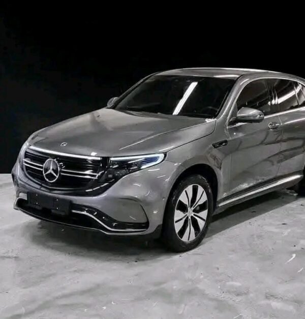 Mercedes-Benz EQC 400 4MATIC AMG – Image 2
