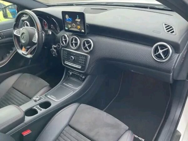 Mercedes-Benz A 200 AMG Line Petrol – Image 6