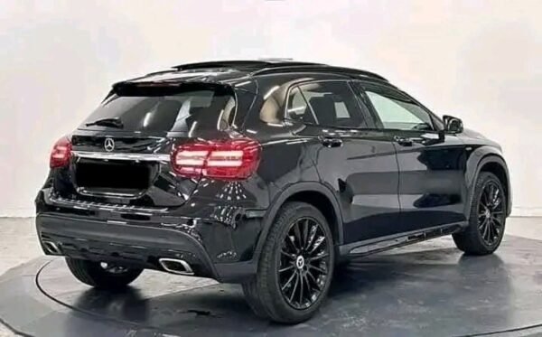 MERCEDES GLA 200/ STARLIGHT – Image 17