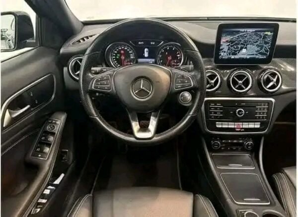MERCEDES GLA 200/ STARLIGHT – Image 9