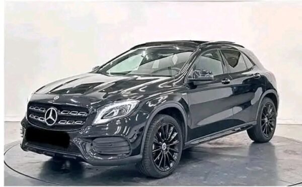 MERCEDES GLA 200/ STARLIGHT – Image 2