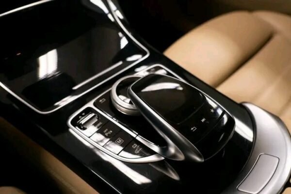 Mercedes-Benz GLC – Image 9